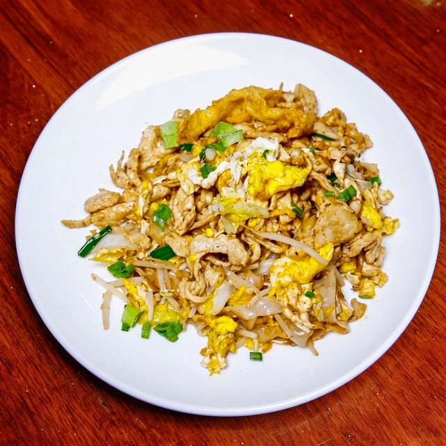 Phad Kua Kai.